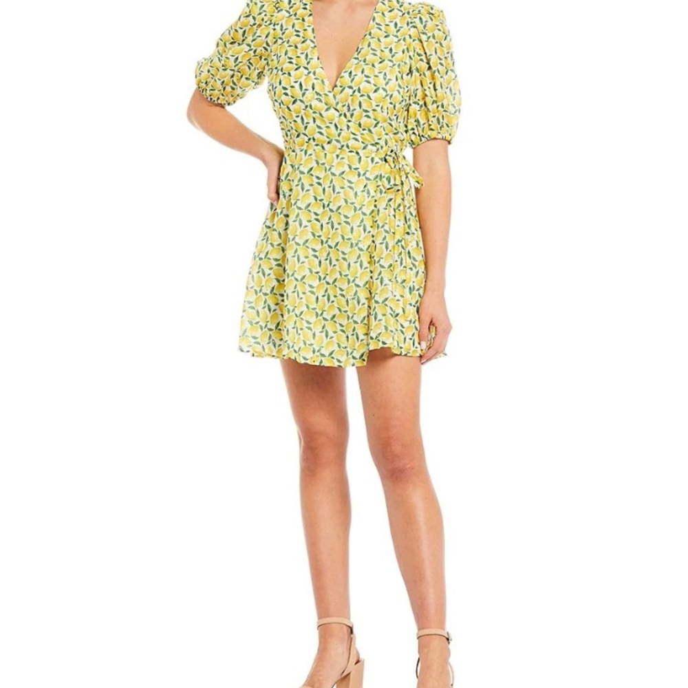 Gianni Bini designer summer puff sleeve lemon dress.